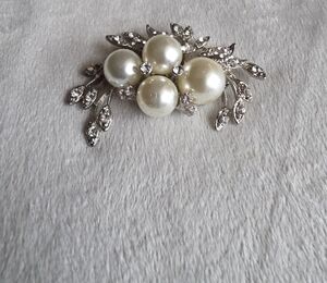 Elegant Silver and Pearl Brooch